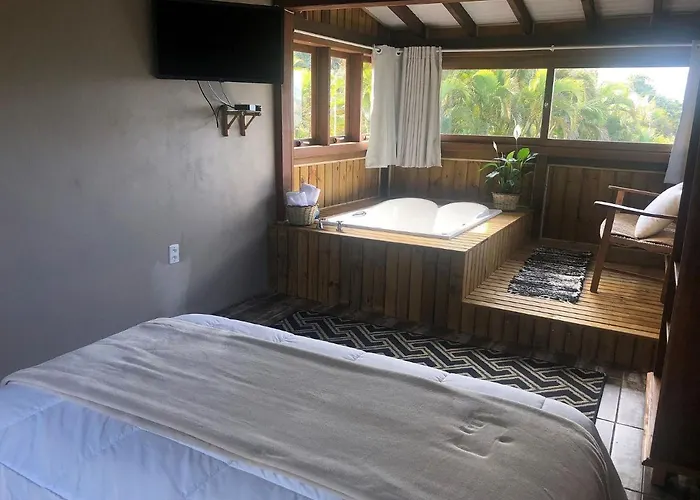 Pousada com piscina: Studios do Barão - Conforto e privacidade em meio à natureza